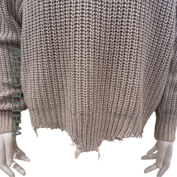 White Crow Edgy Gray Distressed Hem Sweater Slouchy Fit Size Large - Picture 5 of 7